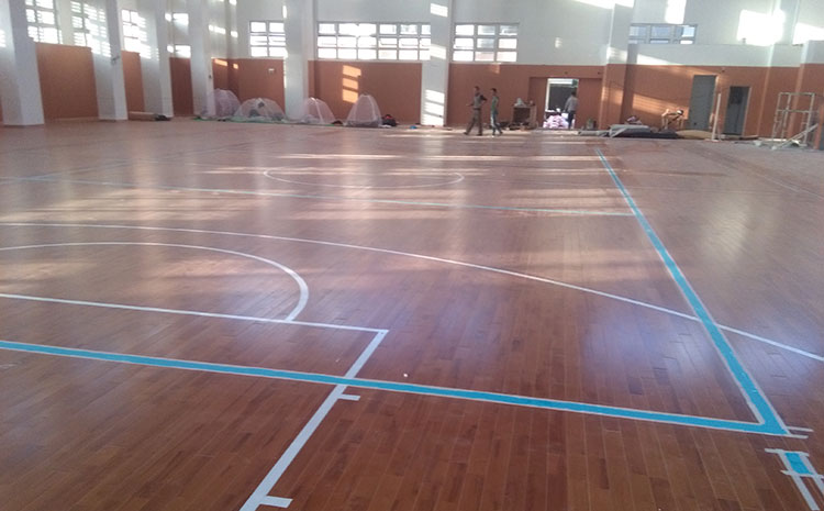 籃球場木地板