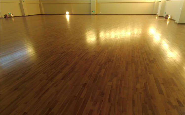 銀川楓樺木運(yùn)動木地板廠家直銷