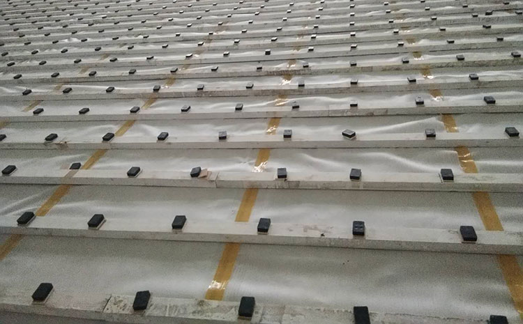 歐氏22厚體育運(yùn)動(dòng)地板怎么翻新？