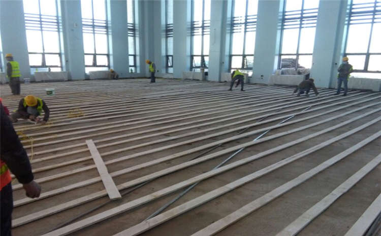 運動木地板**品牌是哪個？