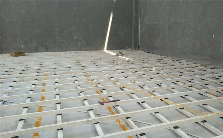 歐氏五角楓羽毛球館木地板哪個牌子好？