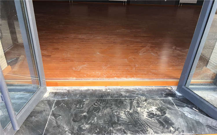 籃球場木地板價格是多少？