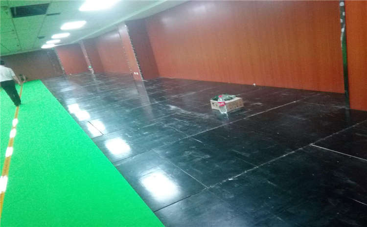 歐氏俄勒岡松風(fēng)雨操場運動地板哪個牌子好？