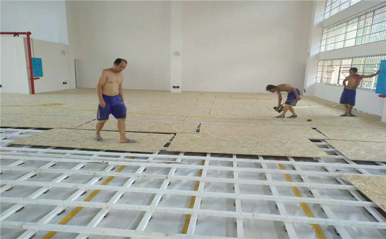 體育館運(yùn)動(dòng)木地板應(yīng)該怎樣保養(yǎng)