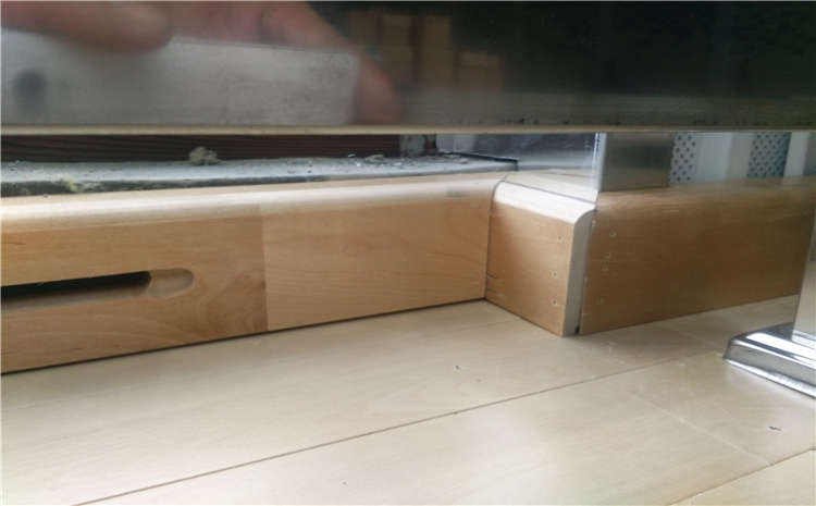 樺木運(yùn)動地板特點(diǎn)和色差