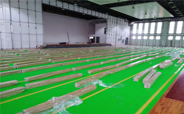 籃球場(chǎng)木地板怎么選？教你