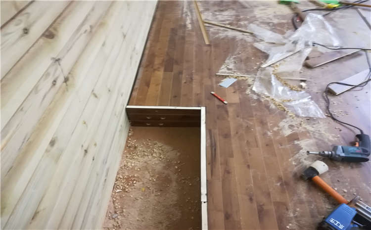 22厚運(yùn)動籃球地板每平米**