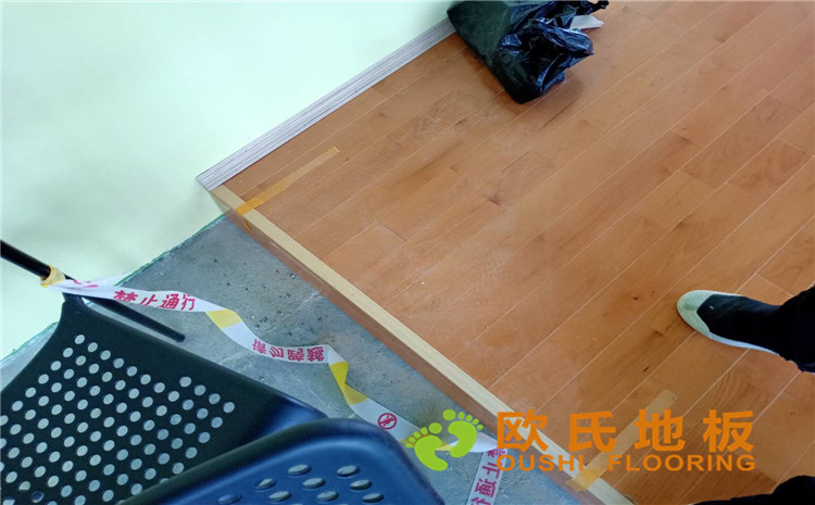 山西太原市小店區(qū)寇莊北街5-1號(hào)籃球館木地板案例—?dú)W氏運(yùn)動(dòng)木地板廠家