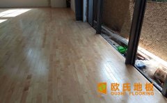 學(xué)?；@球場木地板價格是多少
