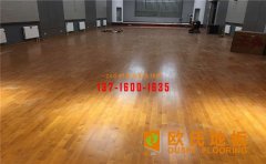 如何避免運(yùn)動(dòng)木地板起鼓？